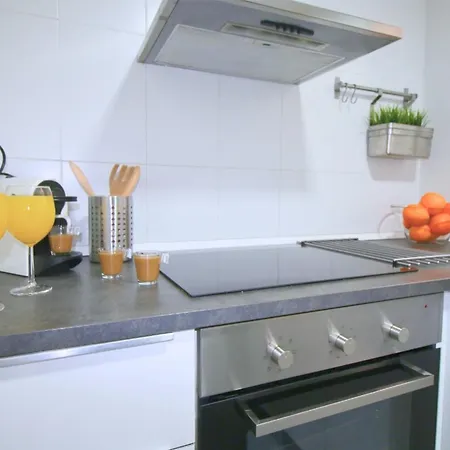Located Close To The Metro, Perfect For 6 People Apartment